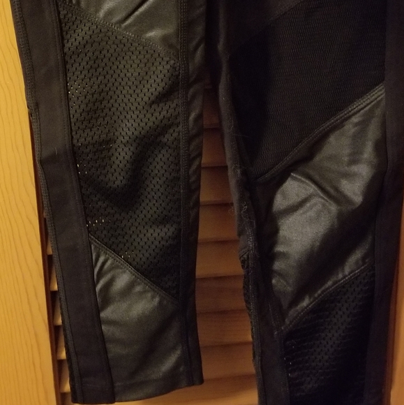 Black Leggings Mid Rise Splits59 Medium - Picture 5 of 5